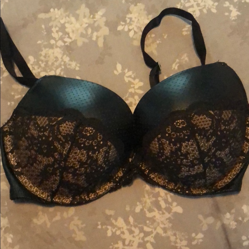 Victorias secret black w lace bra